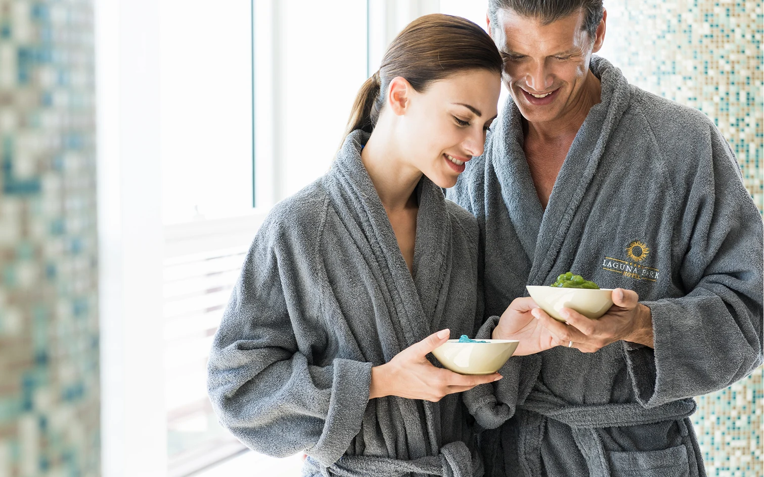 Coppia che si appresta ad entrare in SPA